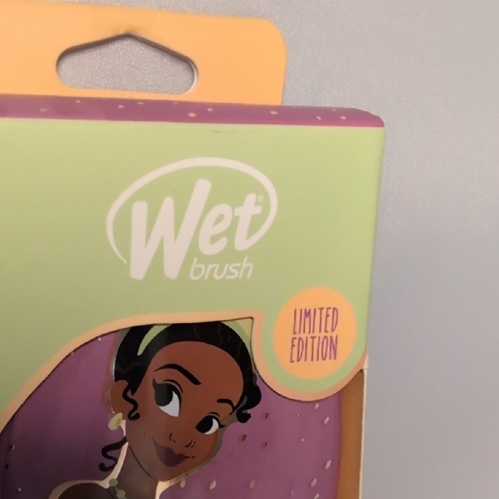 Disney Princess Tiana Wet Brush - Picture 2 of 6